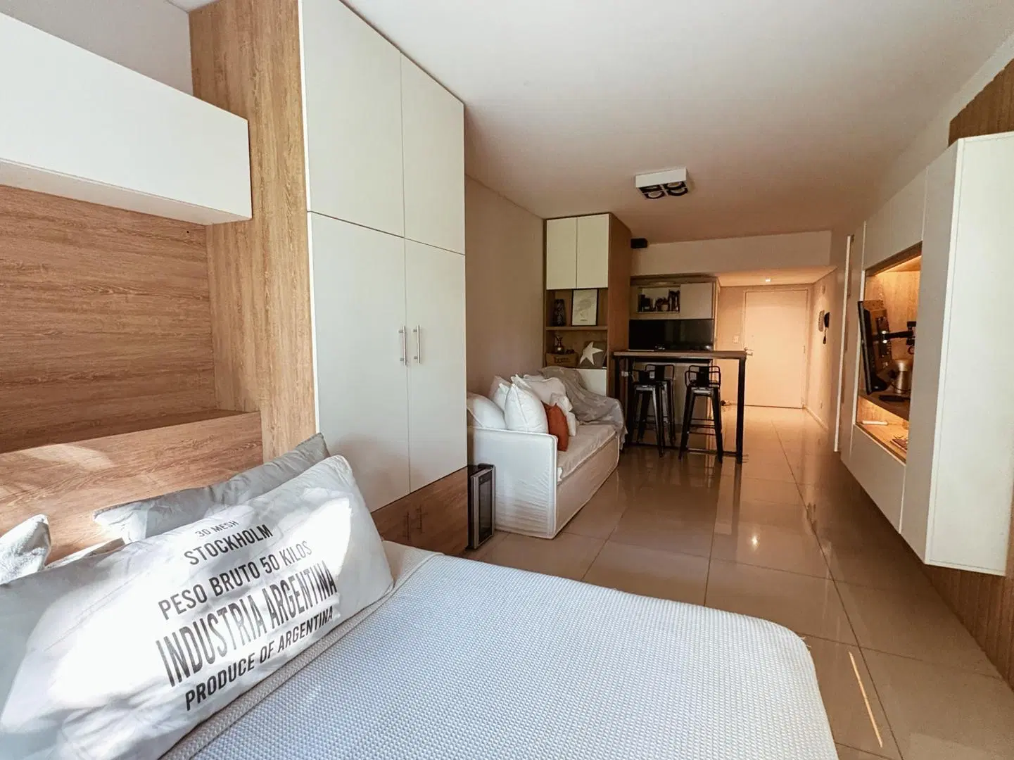 Departamento en alquiler con muebles. Amenities. Liberateur 2