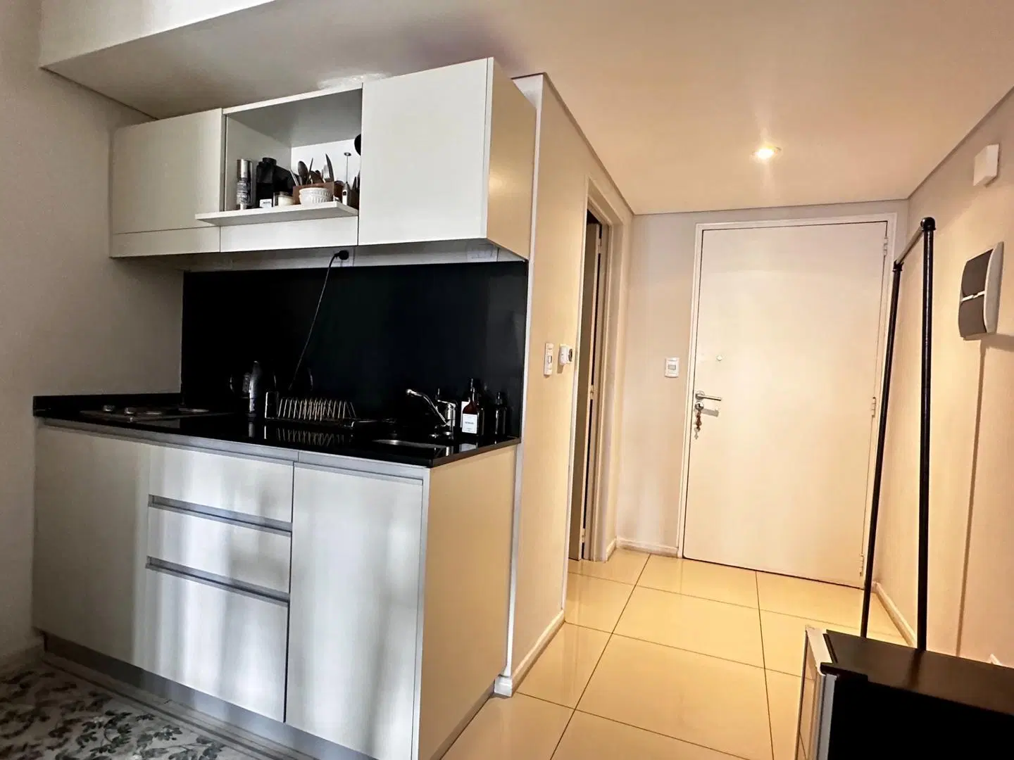 Departamento en alquiler con muebles. Amenities. Liberateur 3