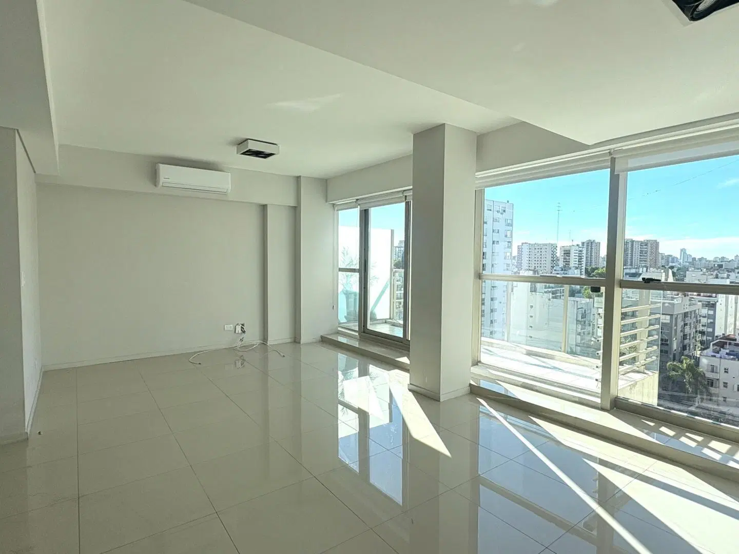 Duplex de 3 ambientes con Terraza propia. Cochera. Amenities 3