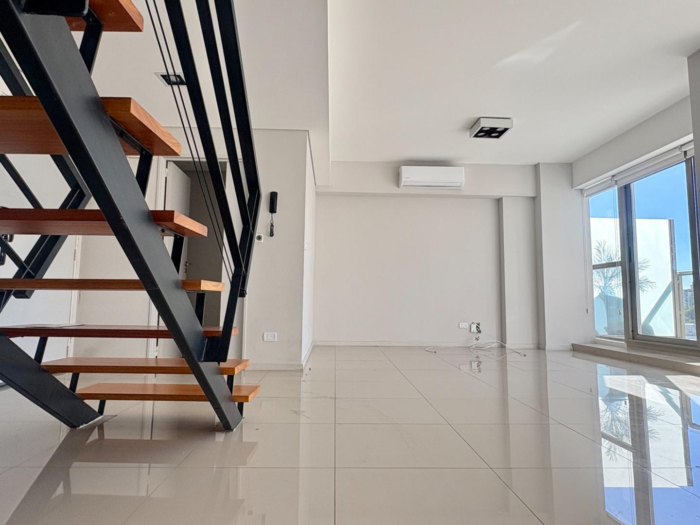 Foto de Duplex de 3 ambientes con Terraza propia. Cochera. Amenities, imagen 2