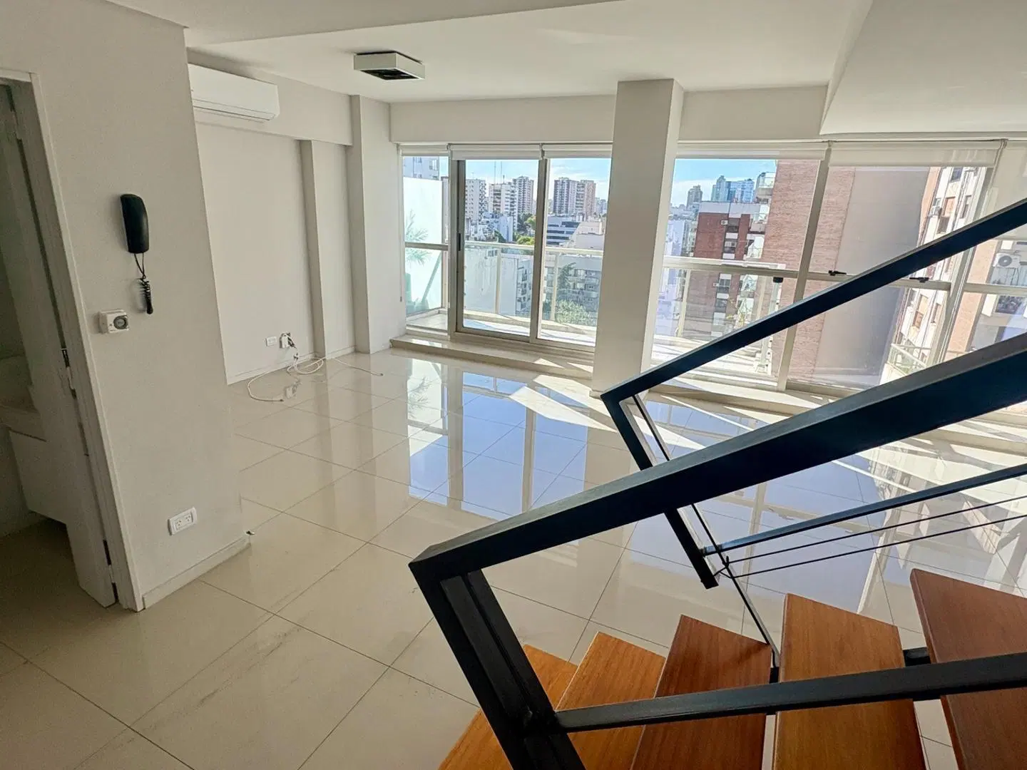 Duplex de 3 ambientes con Terraza propia. Cochera. Amenities 3