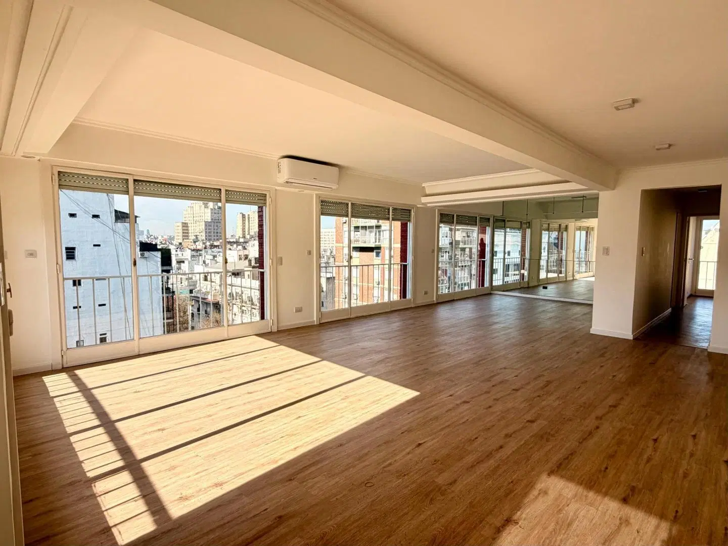 SEMIPISO 4/5 Ambientes - Piso Alto - Recoleta 3