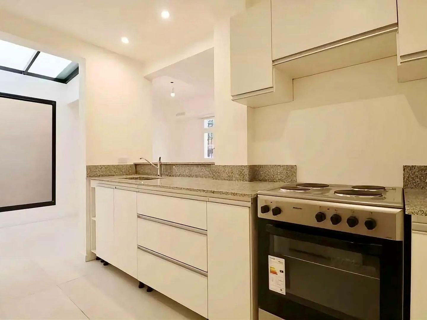 Foto de VENTA DEPARTAMENTO 3 AMBIENTES CON PATIO Y ESCRITORIO, imagen 1