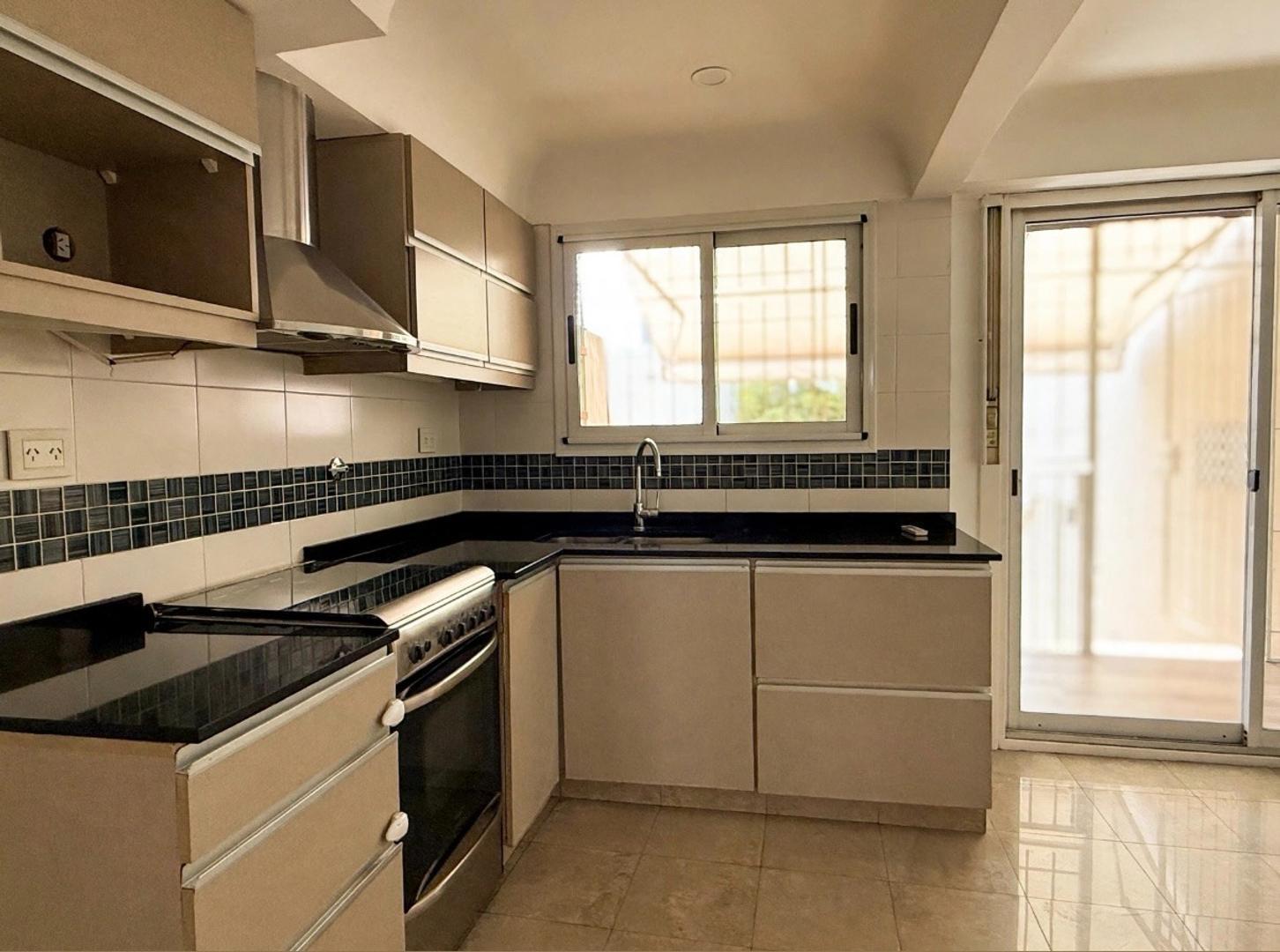 Foto de PH TIPO CASA 4 AMBIENTES JARDIN I PARRILLA I 2 COCHERAS I, imagen 1