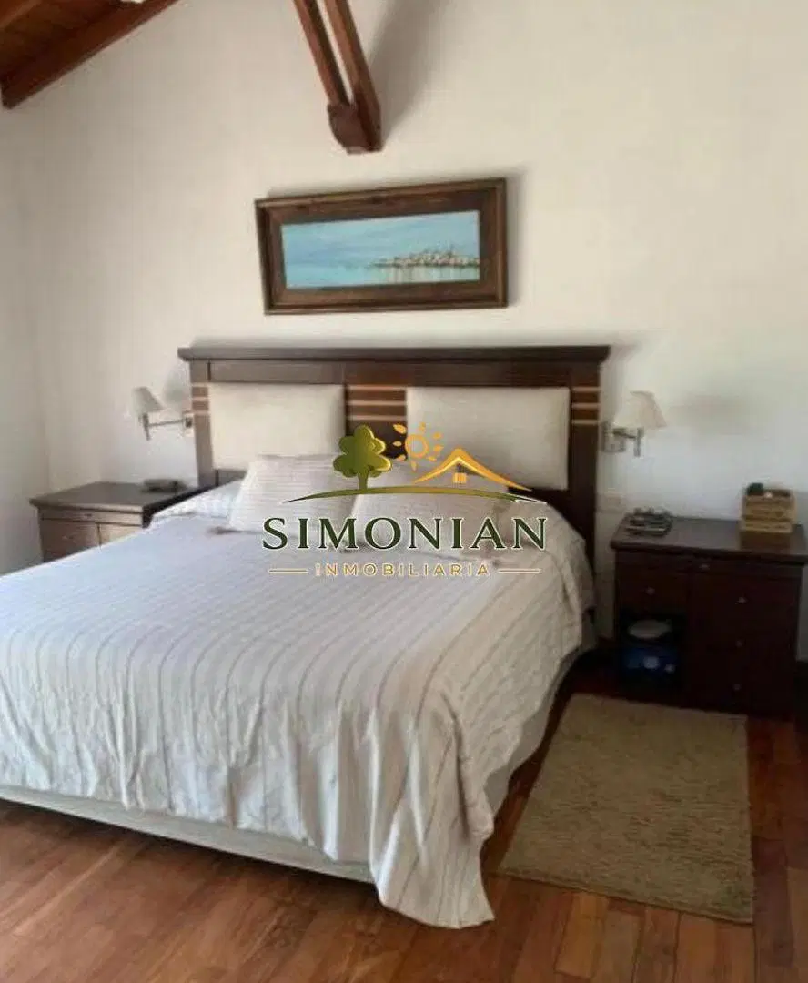 EXCEPCIONAL CHALET 4 DORMITORIOS EN VENTA EN COUNTRY BANCO - OPORTUNIDAD. 1