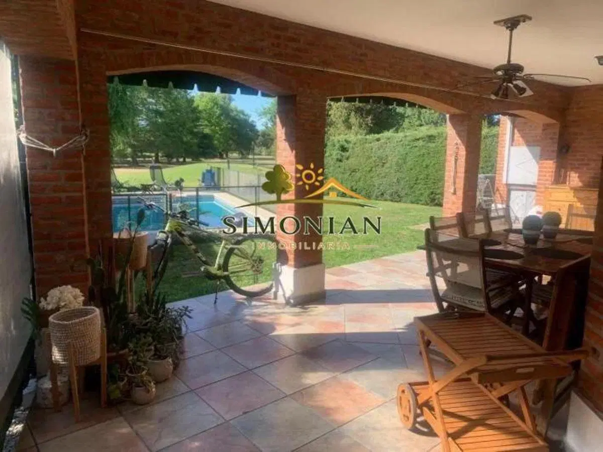 EXCEPCIONAL CHALET 4 DORMITORIOS EN VENTA EN COUNTRY BANCO - OPORTUNIDAD. 3
