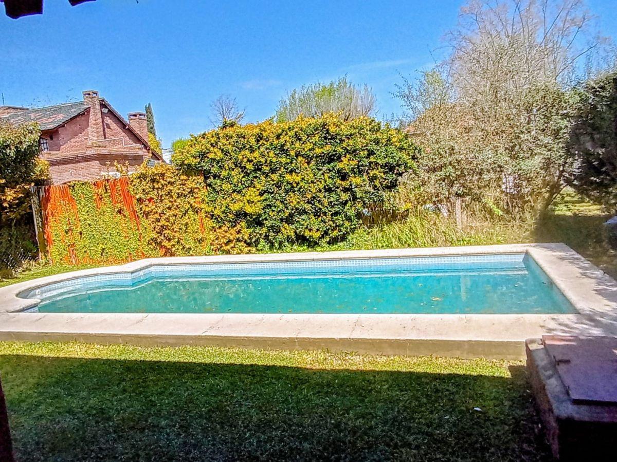 Foto de CHALET TRADICIONAL EN VENTA COUNTRY BANCO PROVINCIA, imagen 2