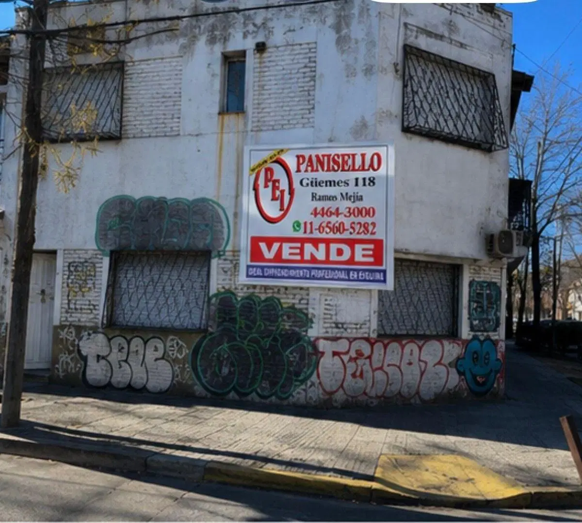 PH DE 171 m² CON 4 DORMITORIOS EN VENTA EN RAMOS MEJIA
CON 17,55 MTS DE FRENTE EN ESQUINA 1