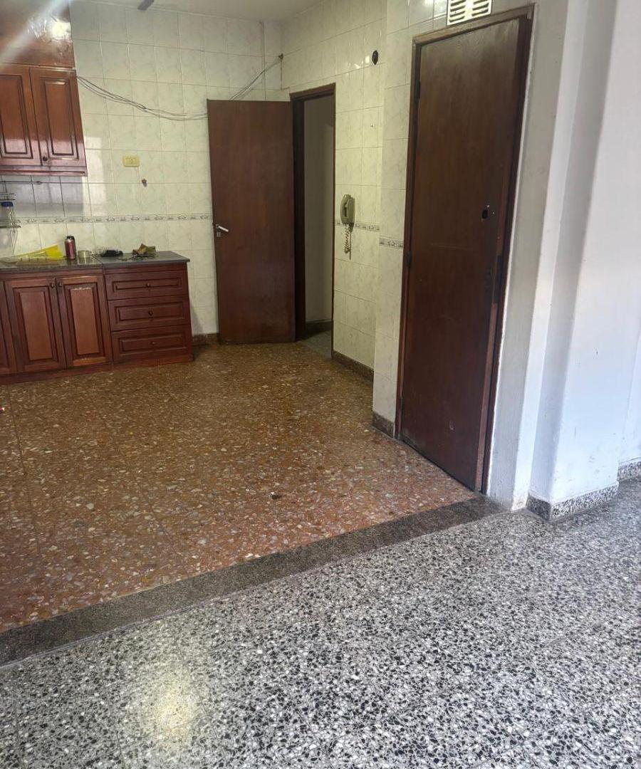 Foto de Casa de 583 m² con 3 dormitorios y escritorio en venta en San Justo, imagen 1