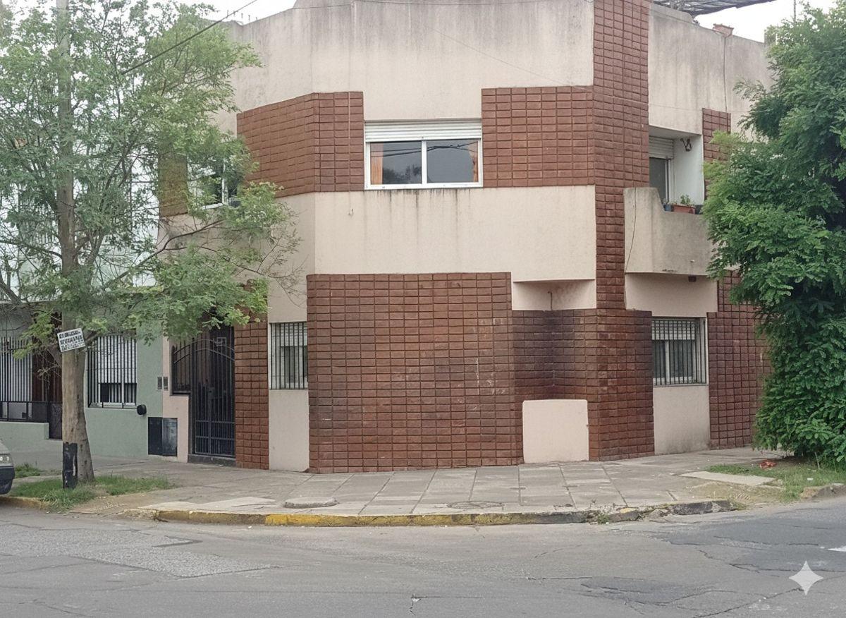 Foto de PH de 136 m² cubiertos con 3 dormitorios en venta en Ramos Mejía, imagen 5