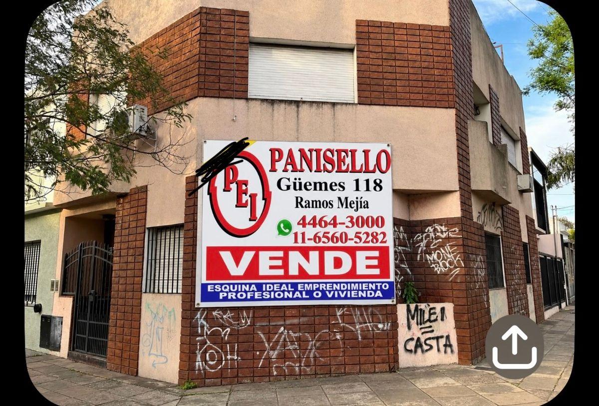 Foto de PH de 136 m² cubiertos con 3 dormitorios en venta en Ramos Mejía, imagen 1