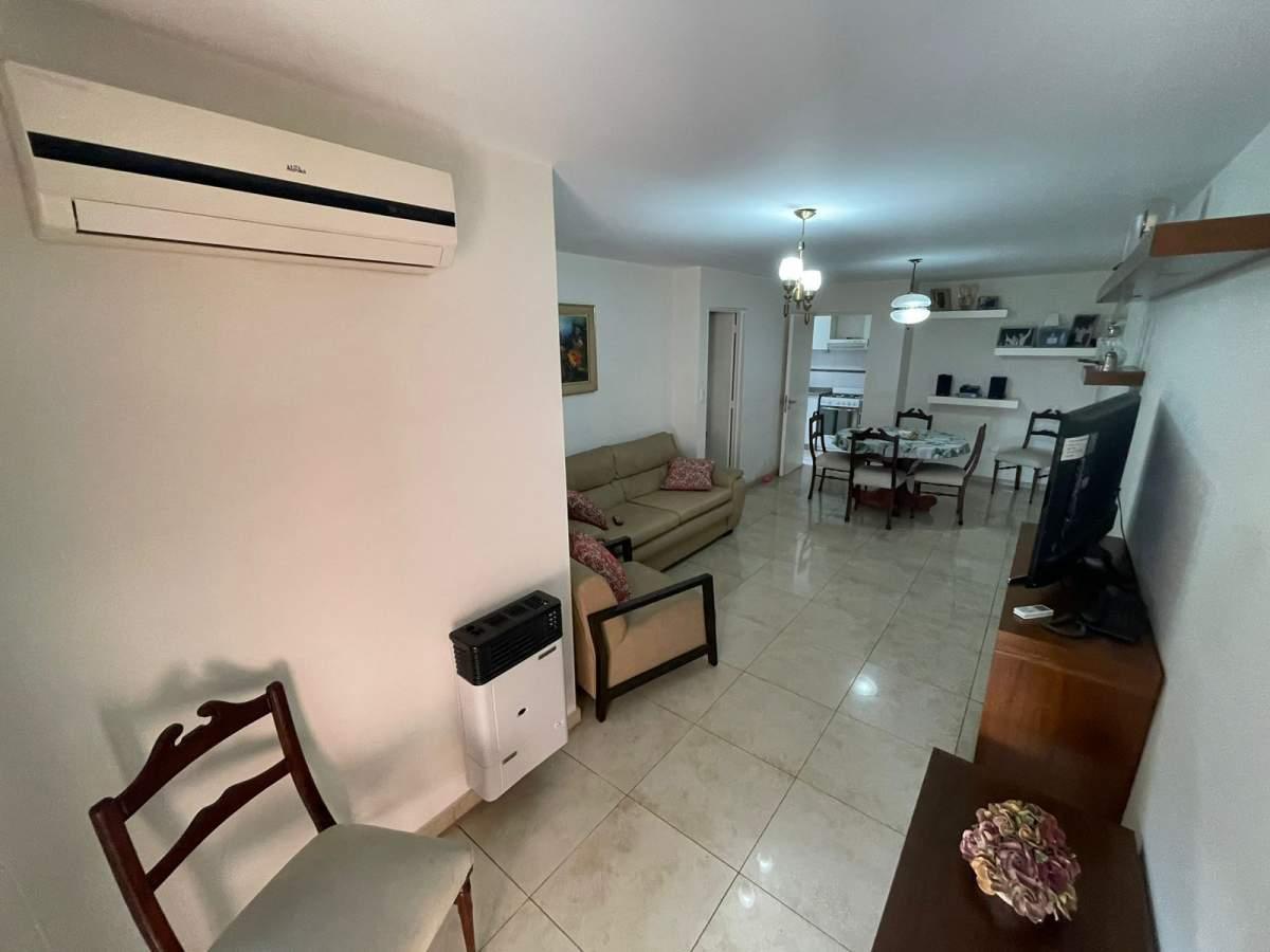 Departamento en Venta Sobre Fray Mamerto Esquiu 425 con Cochera 2