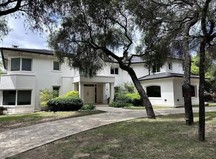 Casa de categoría en alquiler en El Bosque - Cuatro dormitorios 2