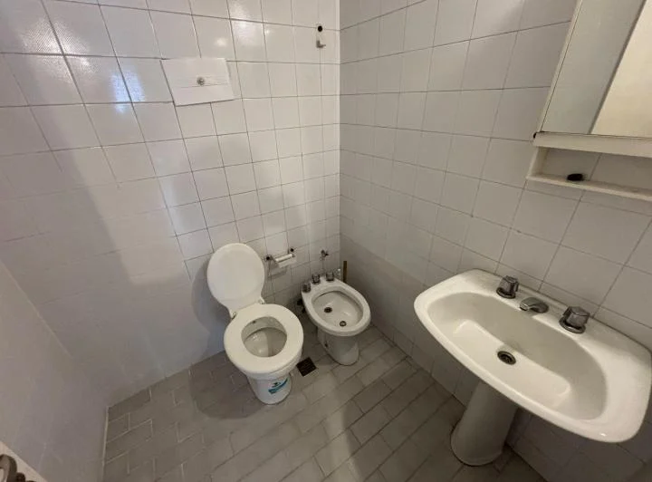 Monoambiente en el centro, con amplio balcon 5