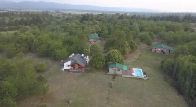Complejo de 4 Casas de campo con costa de río propia en Reartes (Fondo de comercio activo)