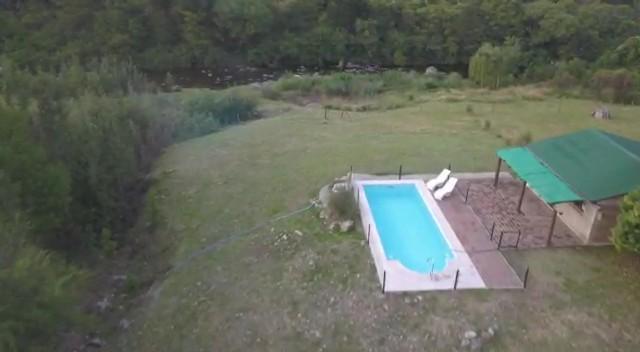 Foto de Complejo de 4 Casas de campo con costa de río propia en Reartes (Fondo, imagen 4