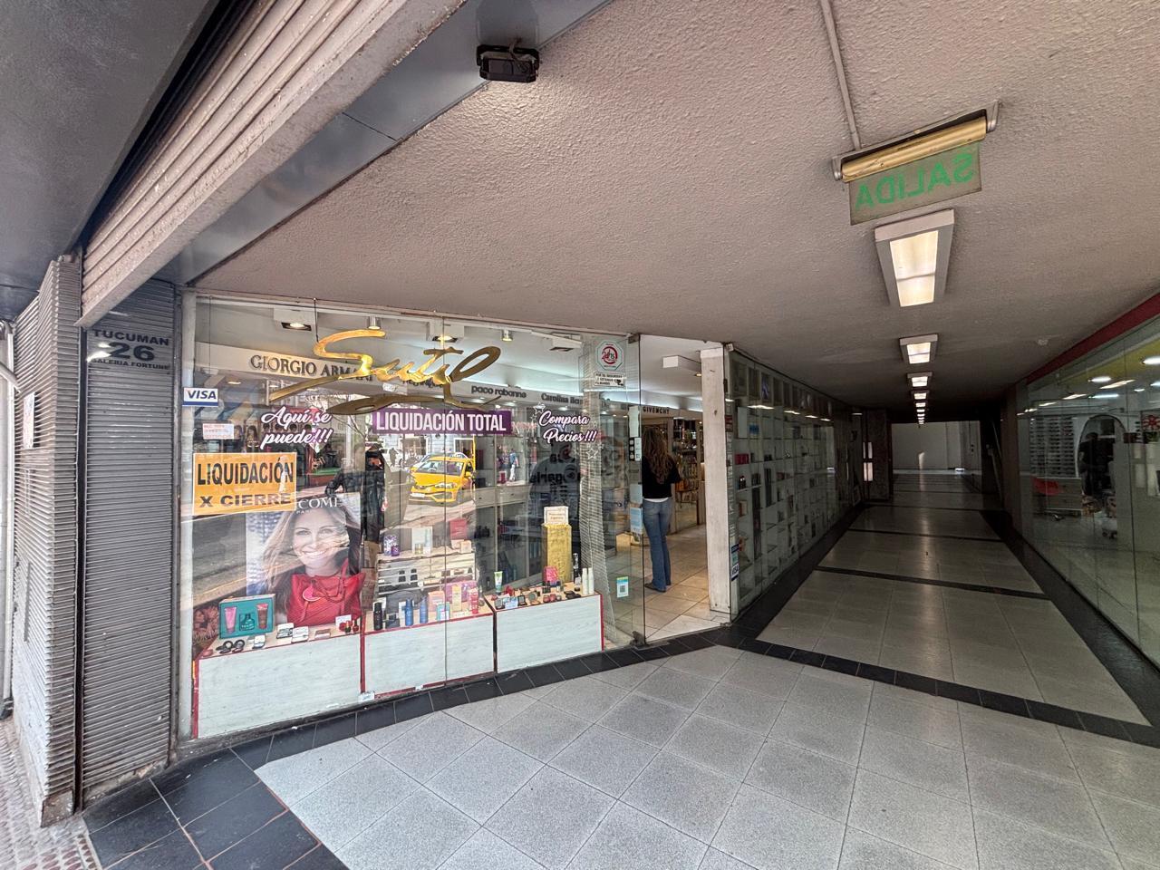 Foto de ALQUILER – Local comercial con amplia vidriera en pleno Centro de, imagen 1