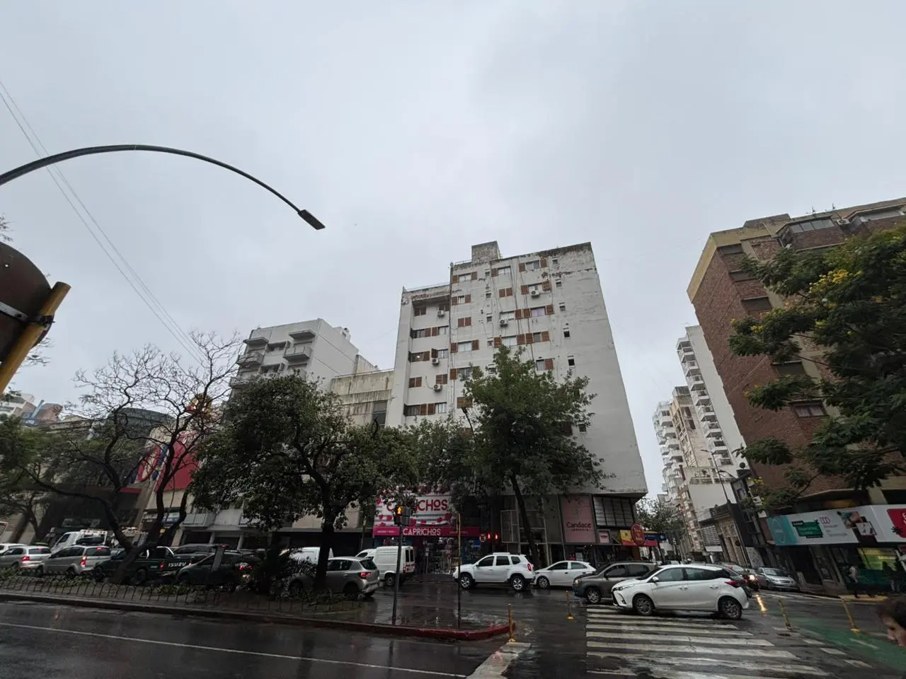 ALQUILER – Departamento de 1 dormitorio con cocina separada sobre Bv. San Juan 3