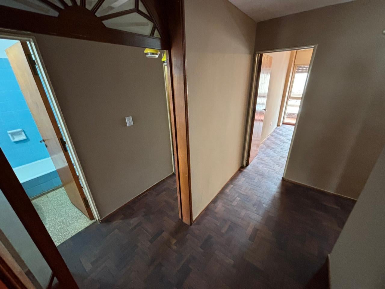 ALQUILER – Departamento 3 dormitorios con cochera y balcón en Centro de Córdoba