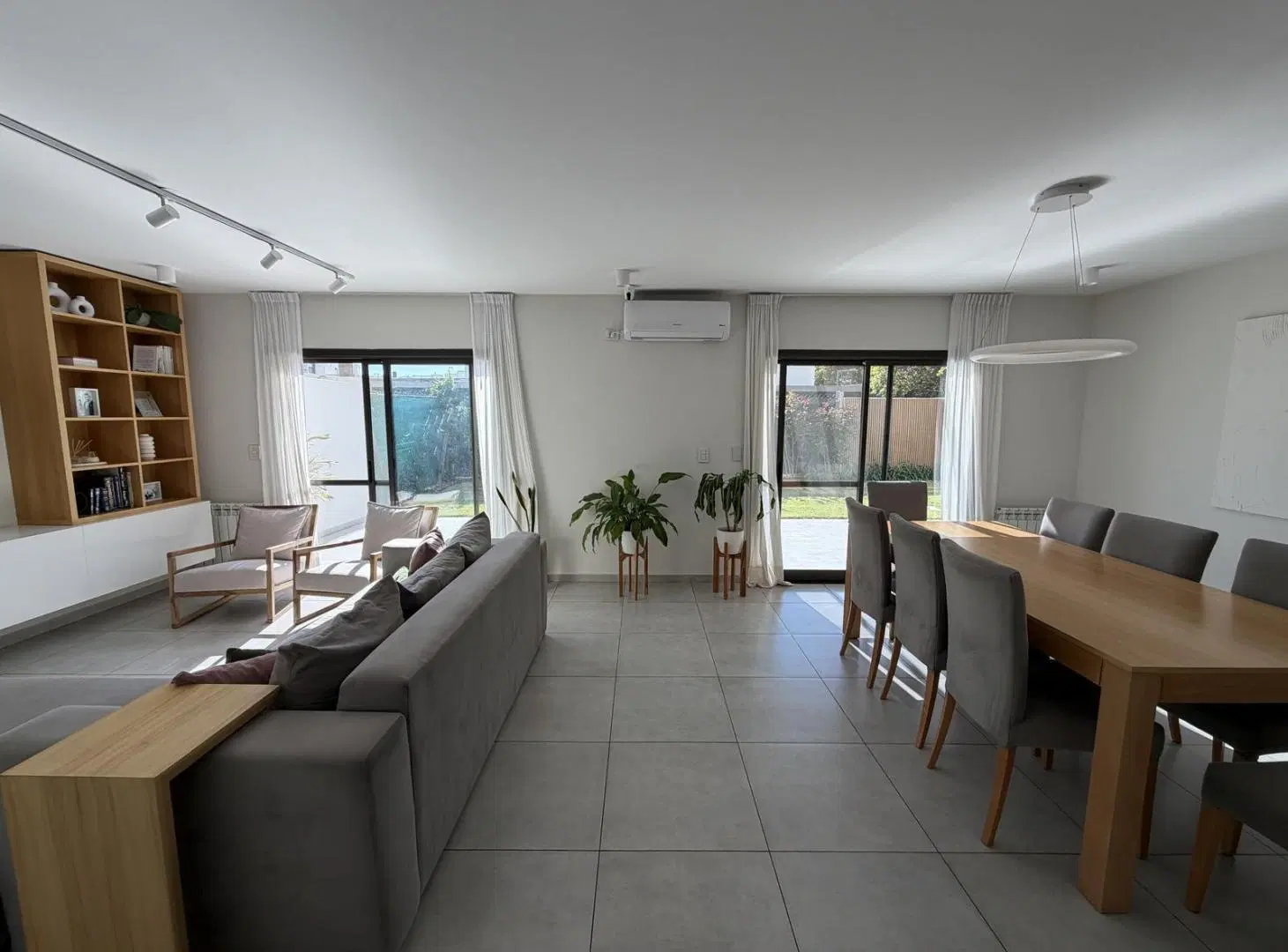 VENTA – Duplex de 3 dormitorios con detalles de categoría | Las Piedras Valle Escondido 4