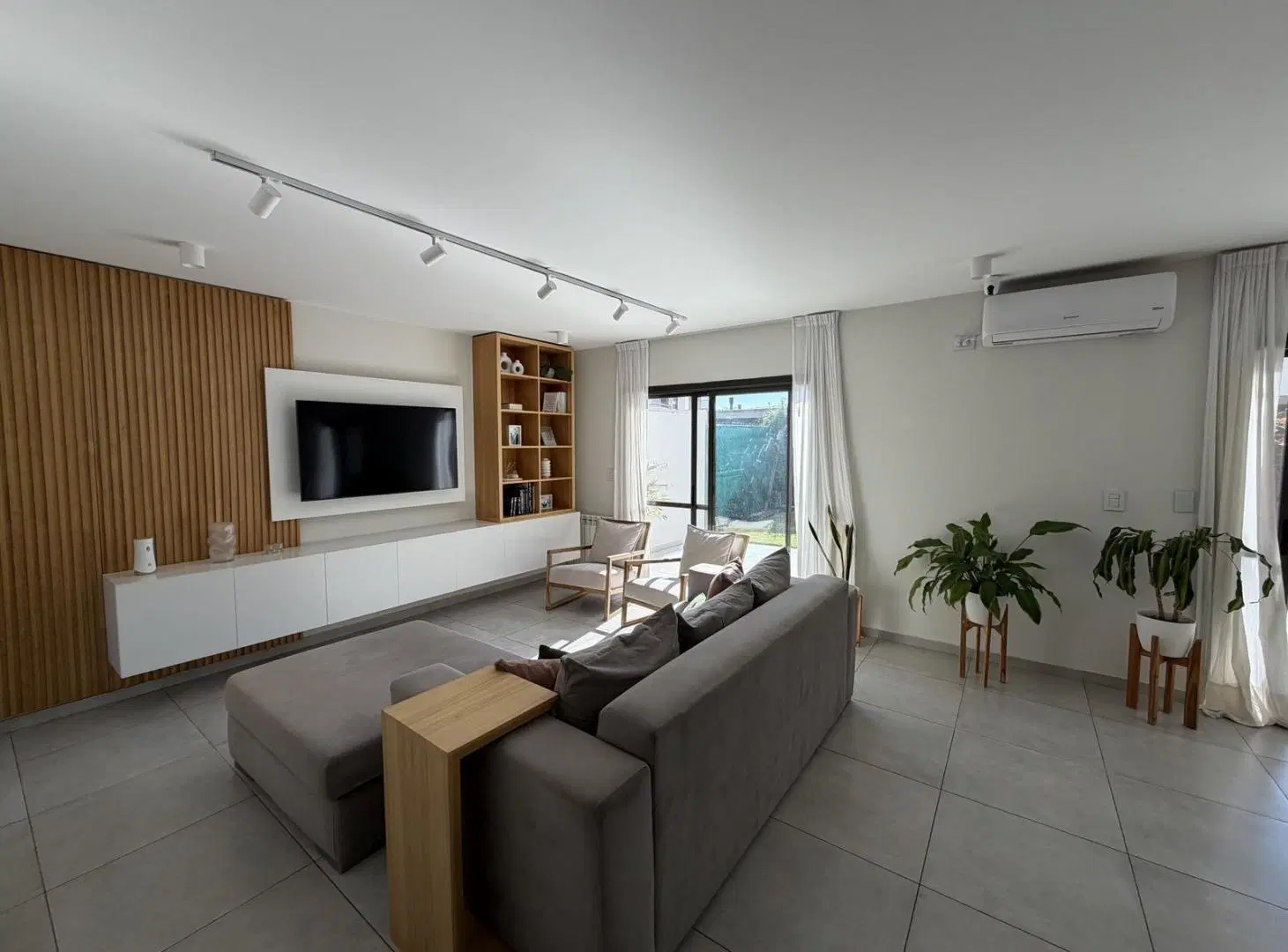 VENTA – Duplex de 3 dormitorios con detalles de categoría | Las Piedras Valle Escondido 5