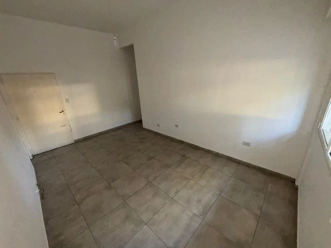 ALQUILER – Departamento de 1 dormitorio con cocina separada en complejo cerrado 1