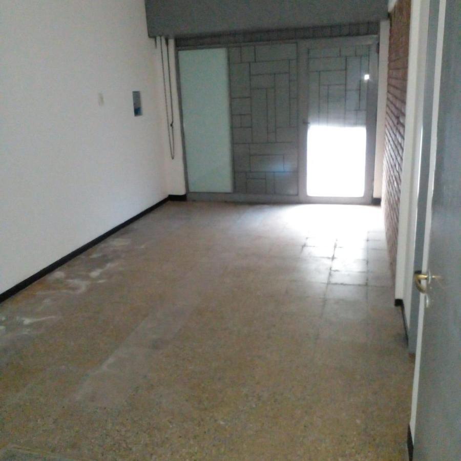 Foto de ALQUILER – Oficina/Local comercial con 3 privados en Alberdi, imagen 4