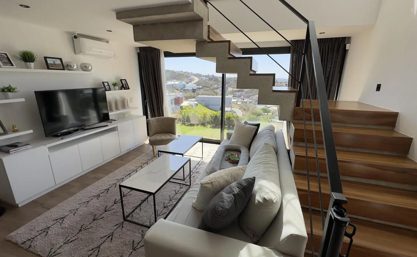 VENTA – Casa de categoría de 3 dormitorios en La Cuesta, La Calera 4