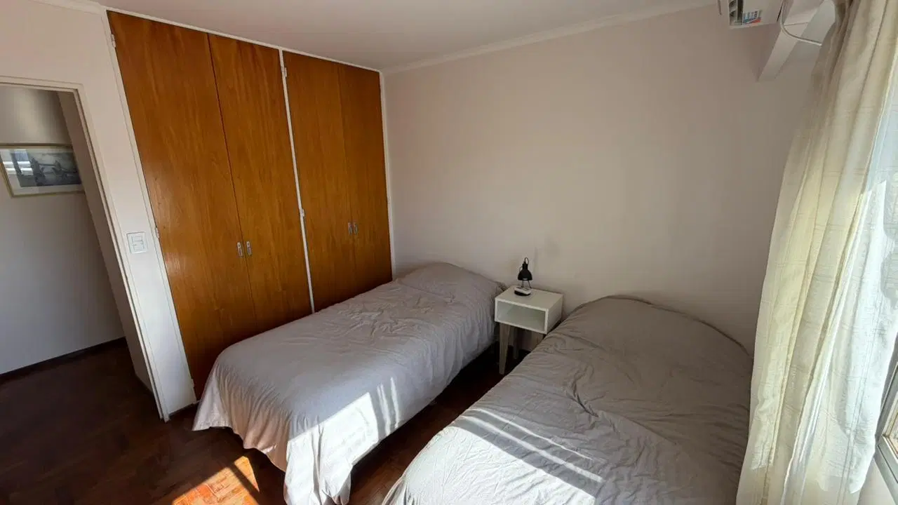 VENTA – Departamento 2 dormitorios en excelente estado con baulera en Centro 3