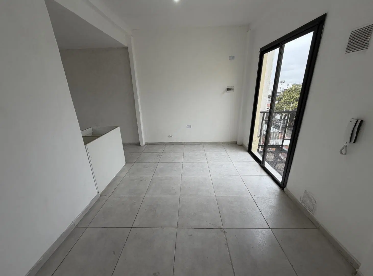 VENTA – Departamento de 1 dormitorio con terraza propia en Barrio San Martín 1