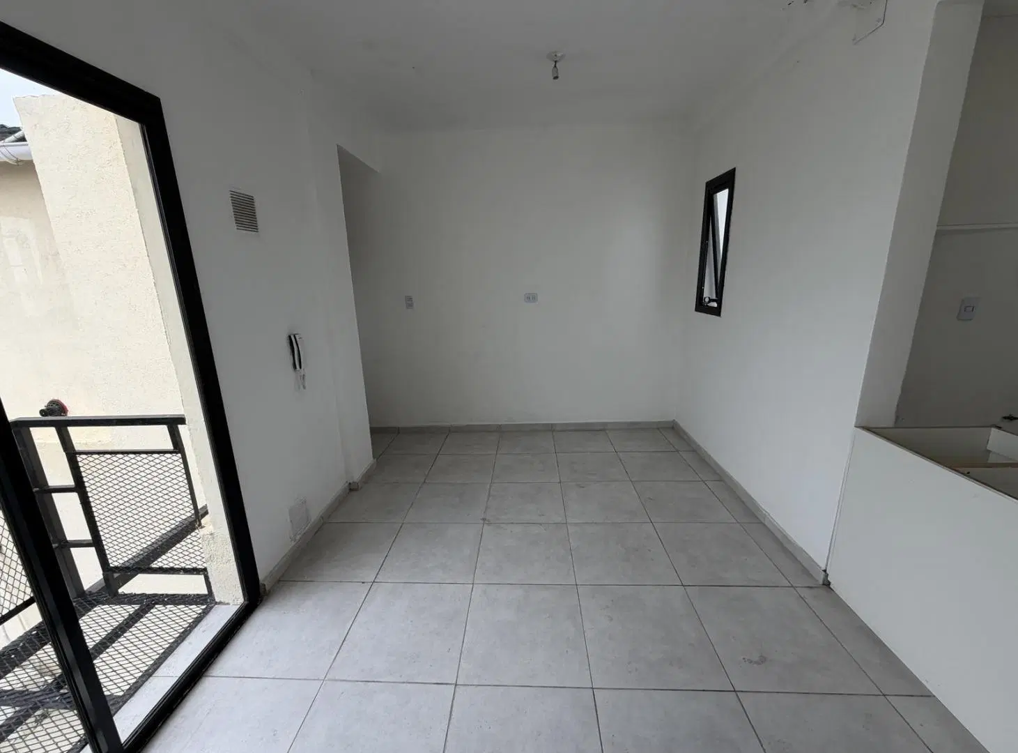 VENTA – Departamento de 1 dormitorio con terraza propia en Barrio San Martín 5