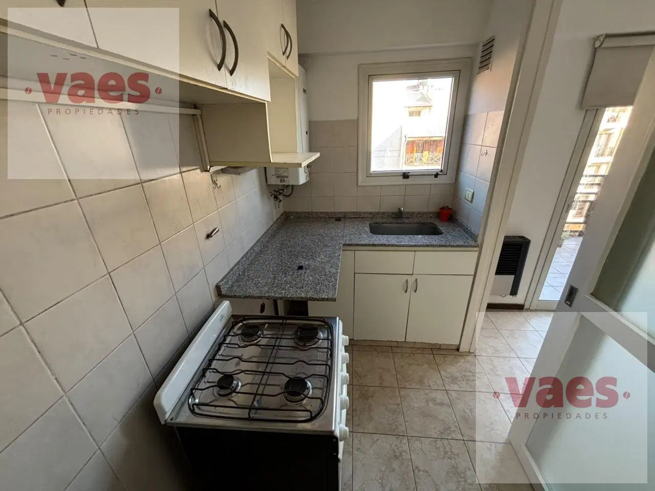 ALQUILER – departamento de 2 dormitorios con cochera, terraza y asadores en Nueva Córdoba 2
