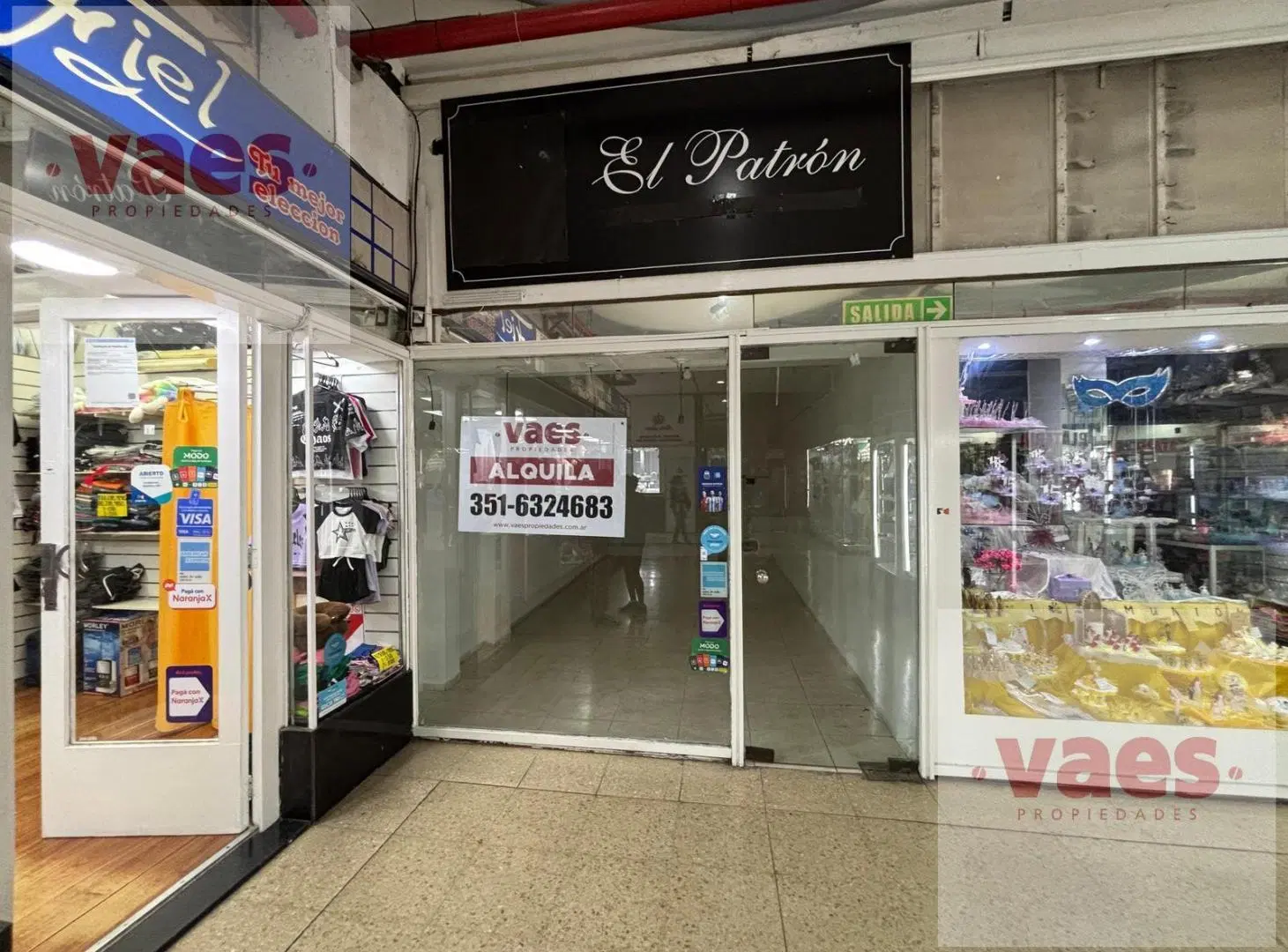 ALQUILER – Local comercial de doble altura en Galería Pasaje Muñoz, Centro de Córdoba 2