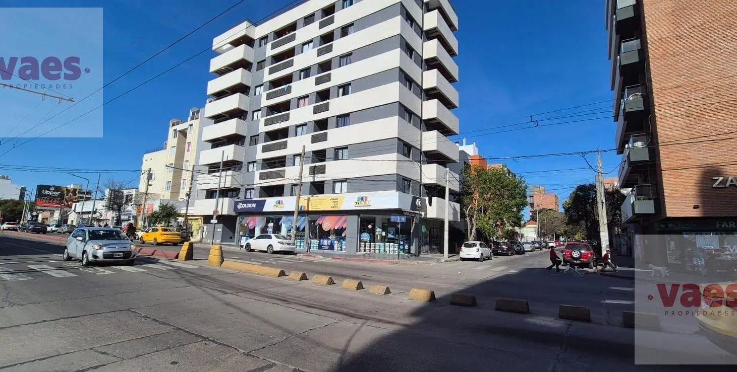 Local en alquiler sobre Av. Colón al 2800 2