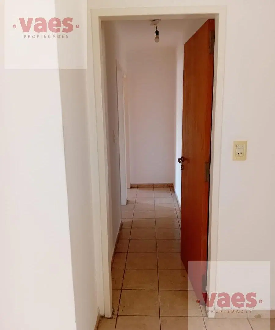 ALQUILER – Departamento de 2 dormitorios con balcón pasante en Nueva Córdoba 3