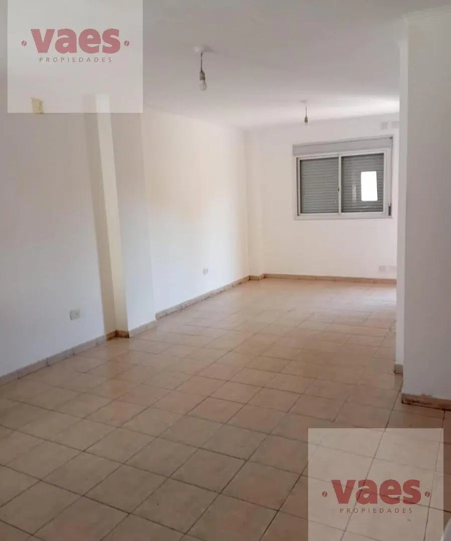 ALQUILER – Departamento de 2 dormitorios con balcón pasante en Nueva Córdoba 4