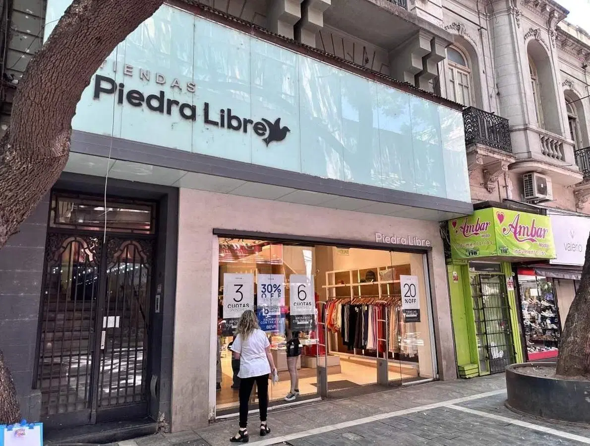 Excelente local en alquiler sobre la Peatonal - 200 m2 en dos plantas 2