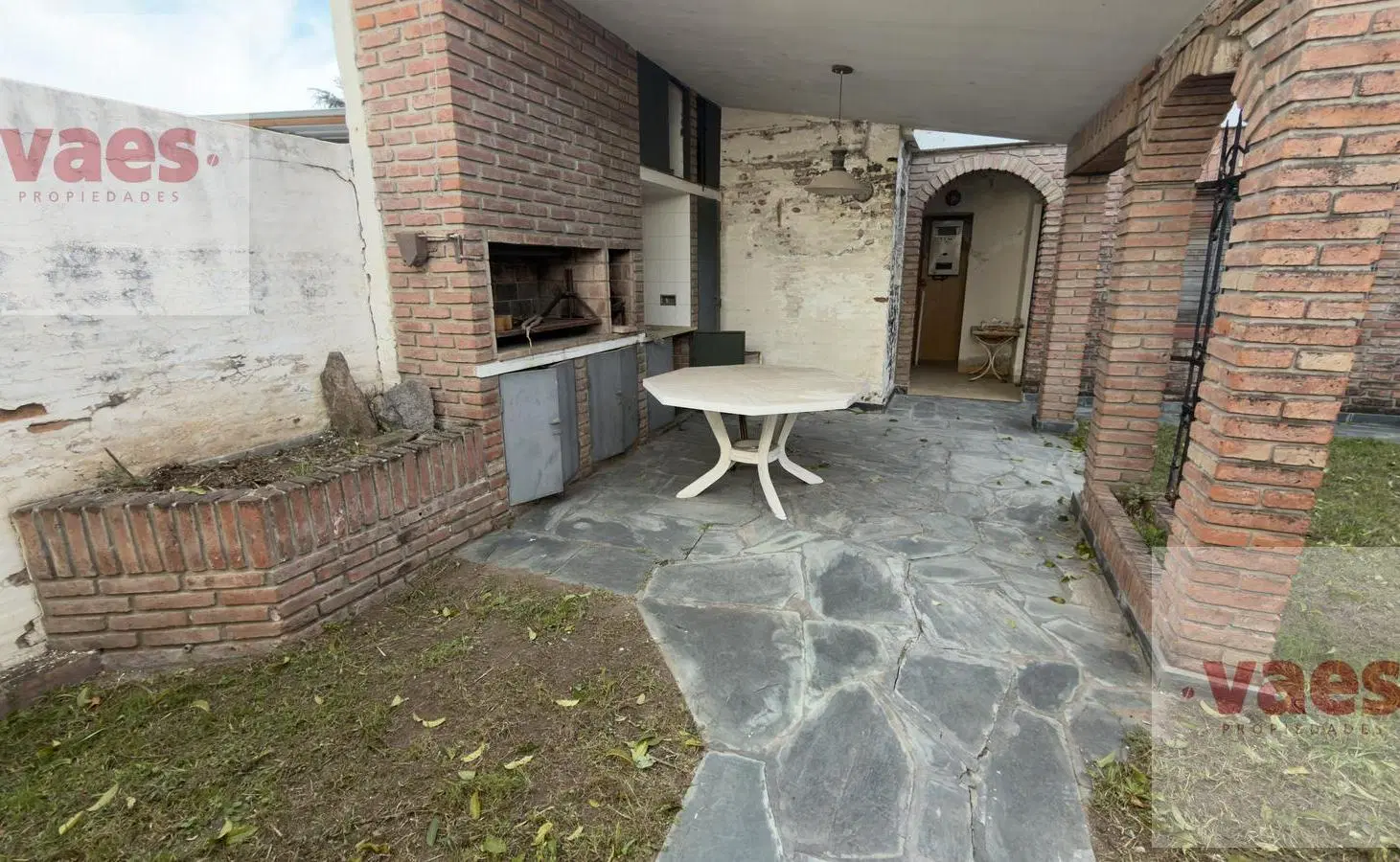 Casa de 4 dormitorios en venta - A RECICLAR 4