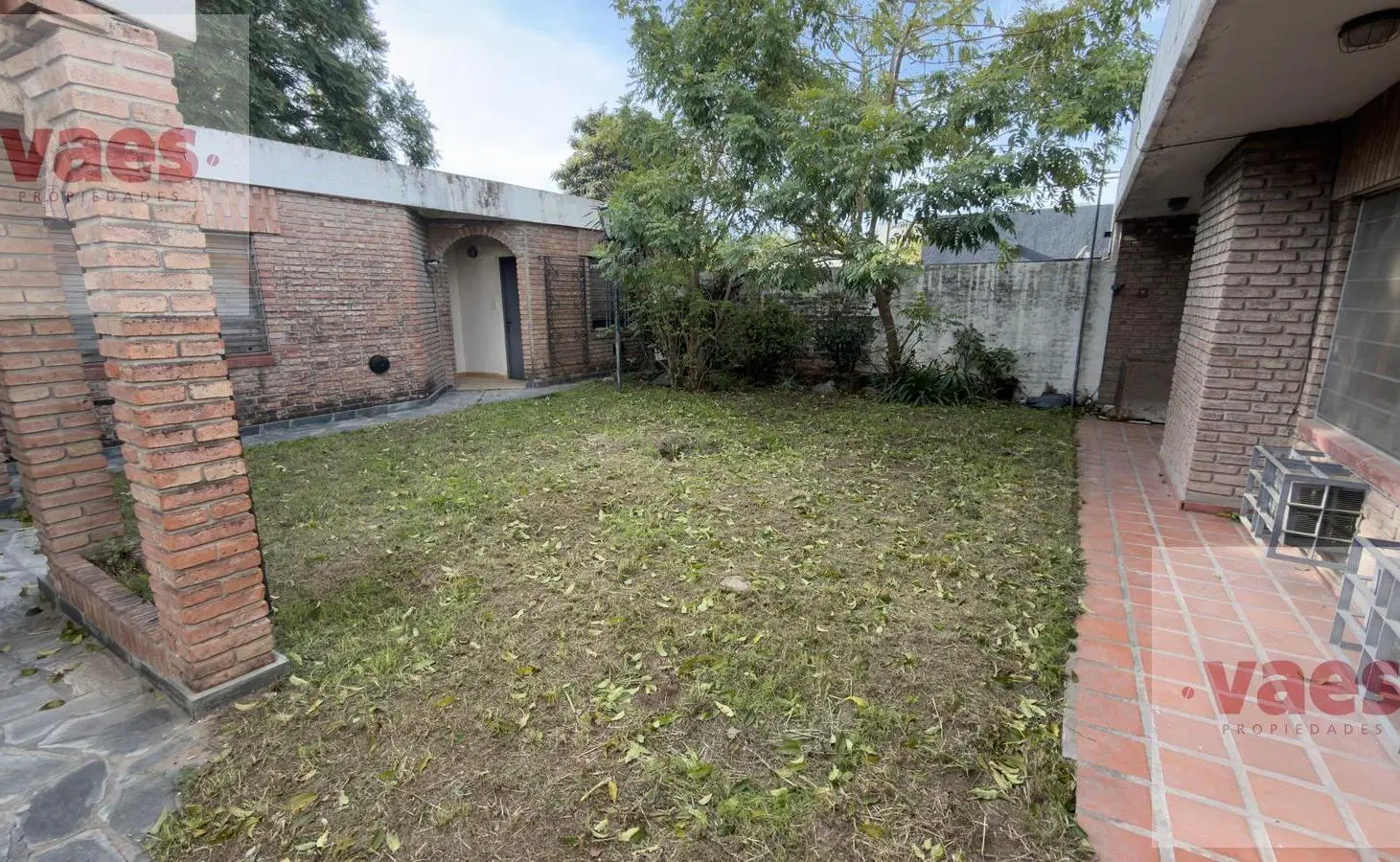 Casa de 4 dormitorios en venta - A RECICLAR 5