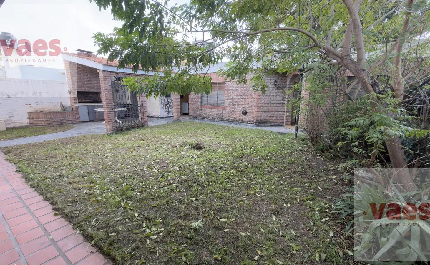 Casa de 4 dormitorios en venta - A RECICLAR 8