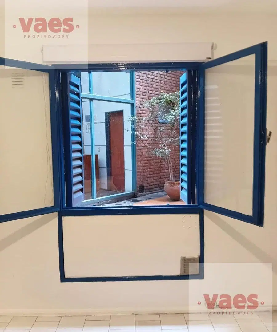 ALQUILER – Monoambiente luminoso con Seguridad 24HS, cocina integrada en Barrio Alberdi 2