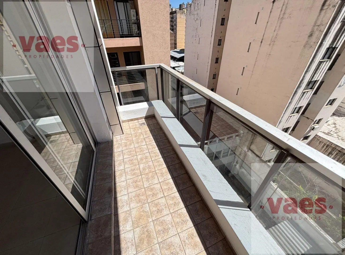 ALQUILER – Departamento de 1 dormitorio con balcón en pleno Centro, a metros de La Cañada 3