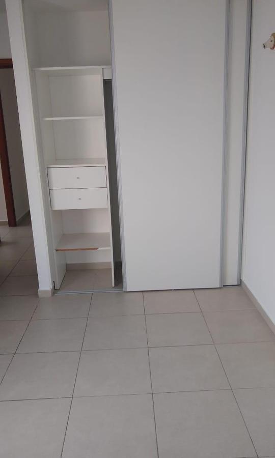 Foto de ALQUILER – Dúplex de 2 dormitorios y escritorio, con patio y asador en Barrio Jardín, imagen 5