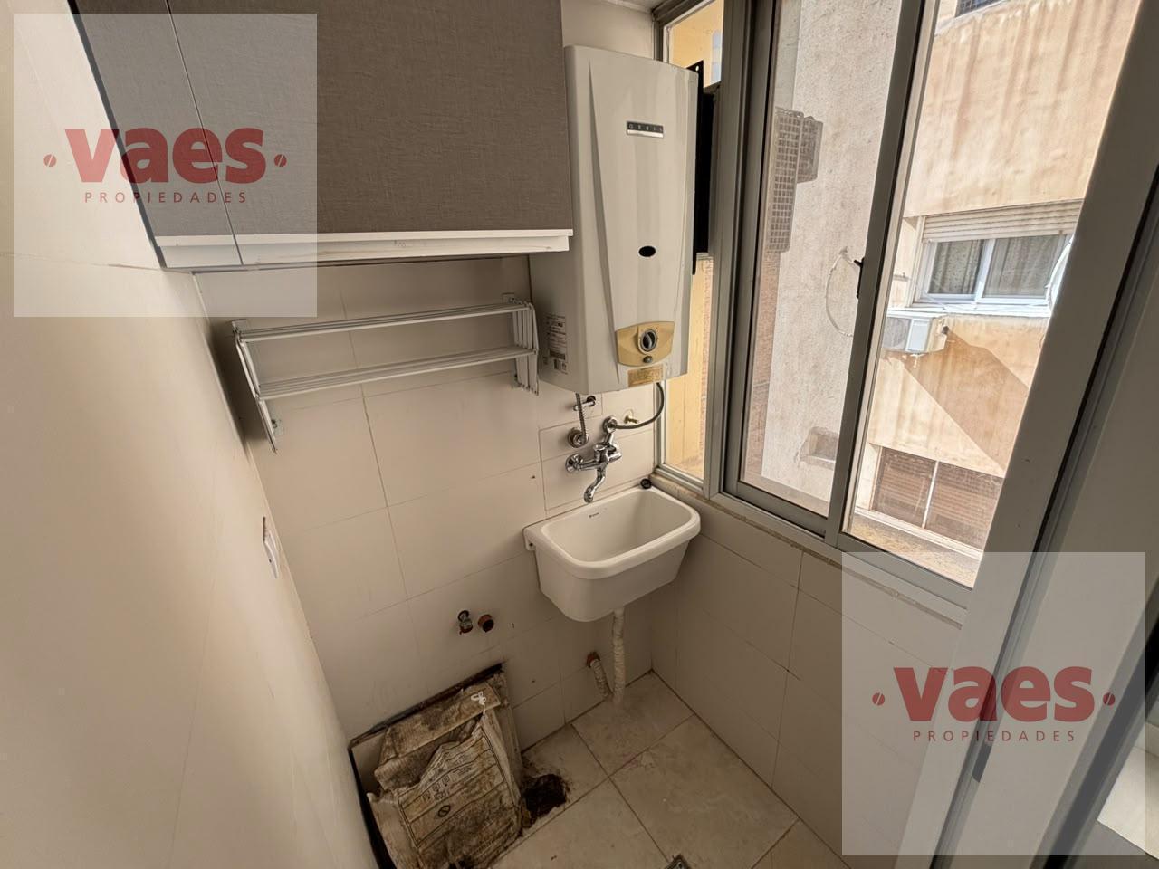 Foto de ALQUILER – Departamento de 2 dormitorios en el Centro, excelente, imagen 3