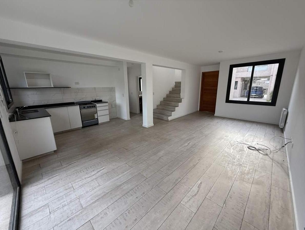 Foto de ALQUILER – Dúplex de 3 dormitorios en Housing Casa Norte – Argüello, imagen 3