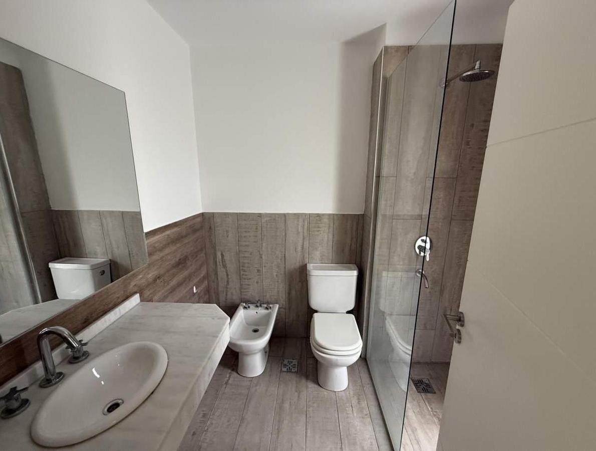 Foto de ALQUILER – Dúplex de 3 dormitorios en Housing Casa Norte – Argüello, imagen 4