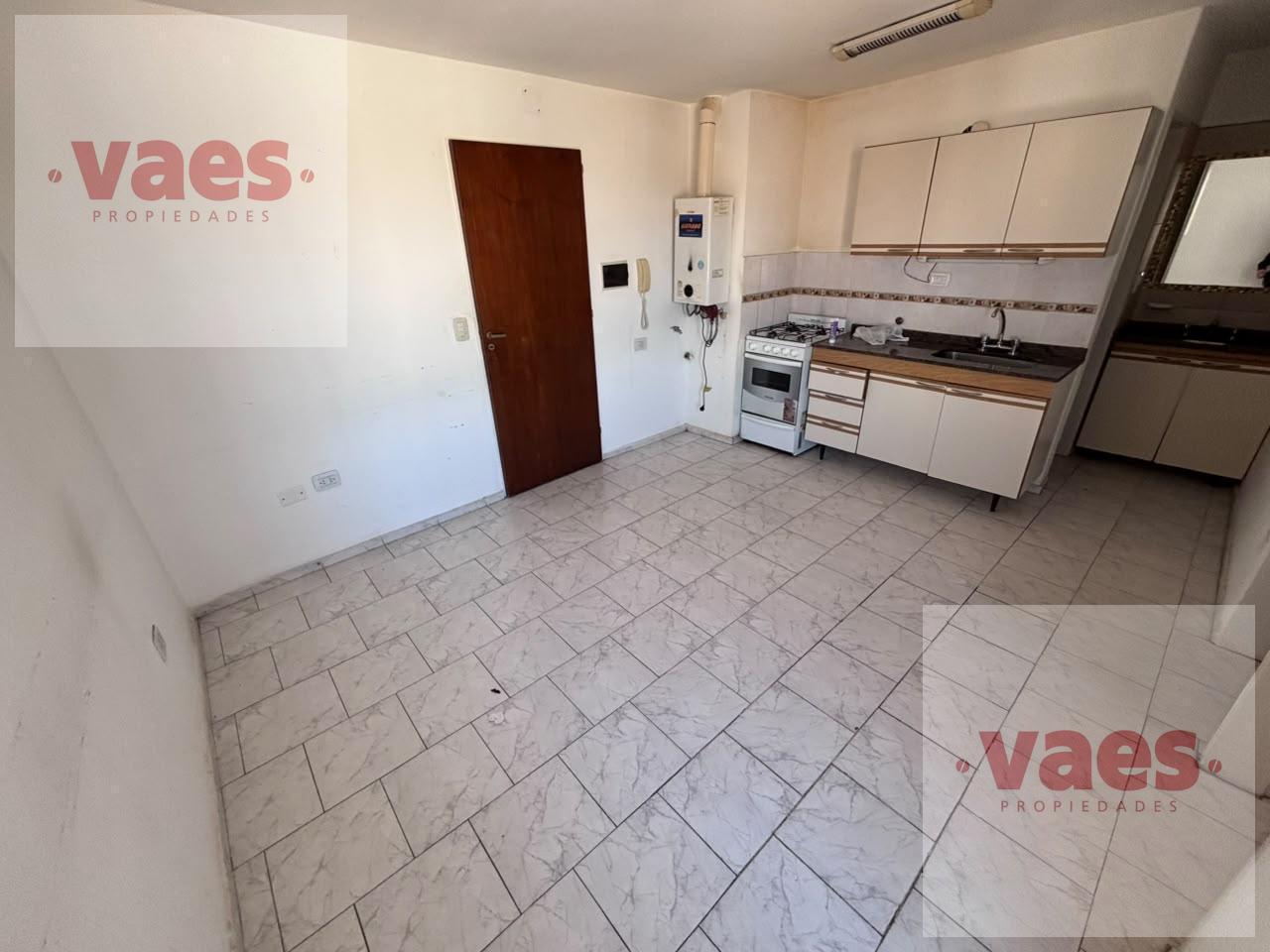 Foto de ALQUILER – Departamento de 3 dormitorios con excelente ubicación en, imagen 2