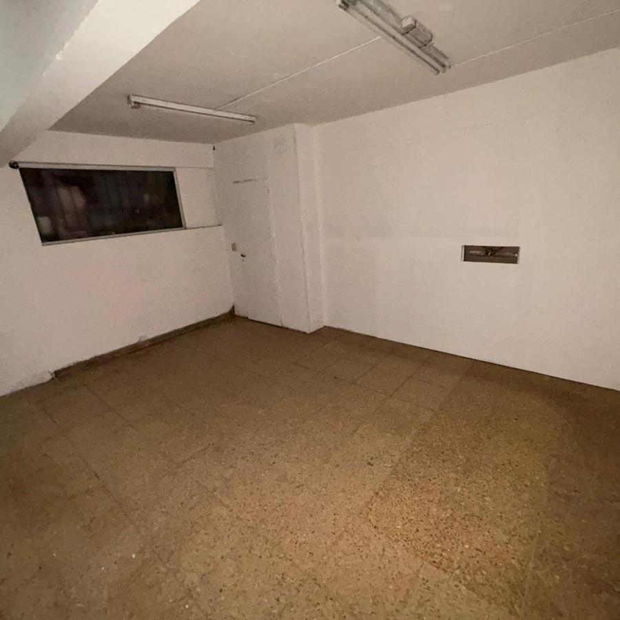 Foto de ALQUILER – Local comercial con gran vidriera y depósito en Galería, imagen 3