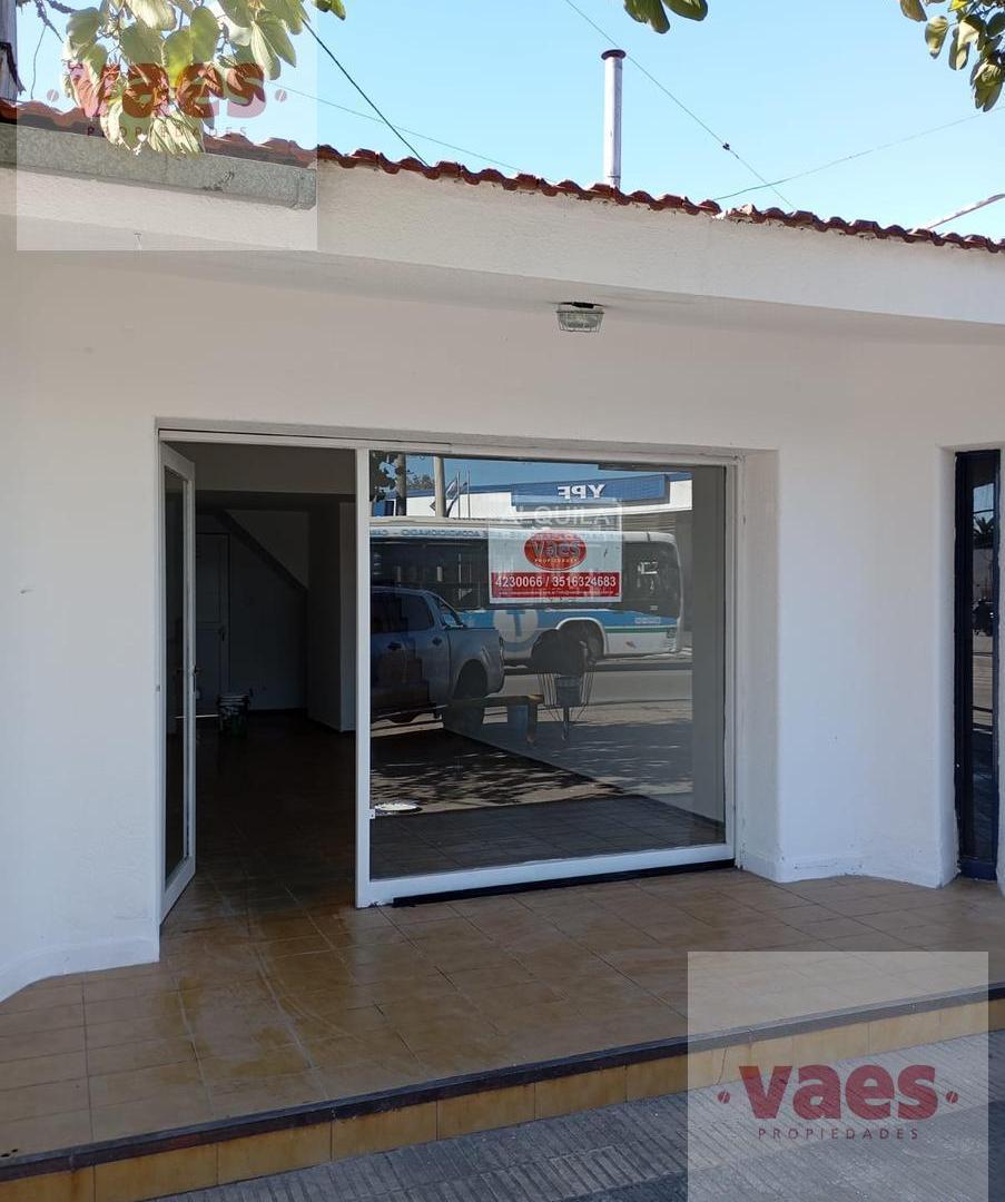 Foto de ALQUILER – Local comercial con vidriera y depósito en Av. La Cordillera, imagen 1