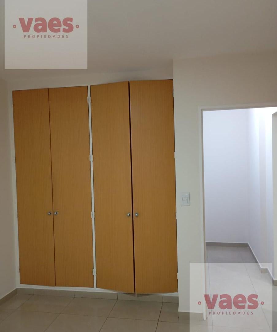 Foto de ALQUILER – Oficina de 50 m² con espacio libre y privado en el Centro de, imagen 3